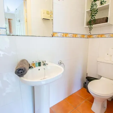 Ferienhaus 122 - Large Duplex With Parking By Shortstays Galway