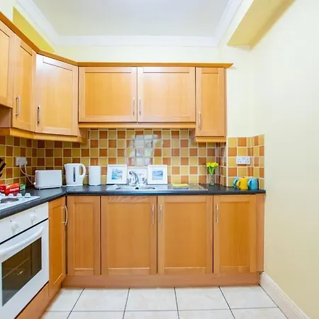 Ferienhaus 122 - Large Duplex With Parking By Shortstays *