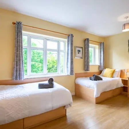 122 - Large Duplex With Parking By Shortstays Holiday home Galway